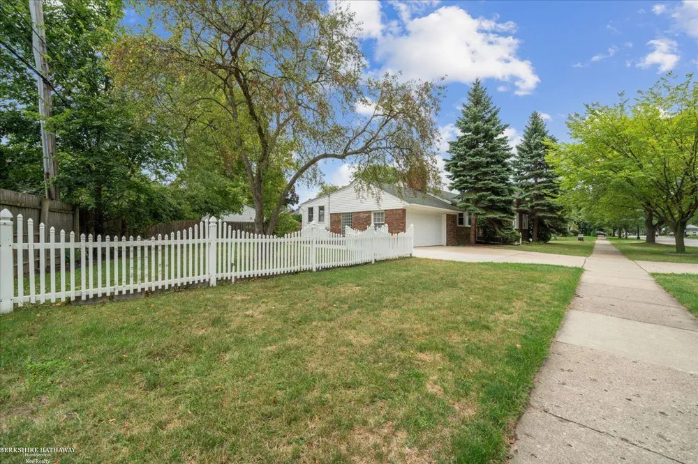 316 Chalfonte Avenue Grosse Pointe Farms City, MI 48236