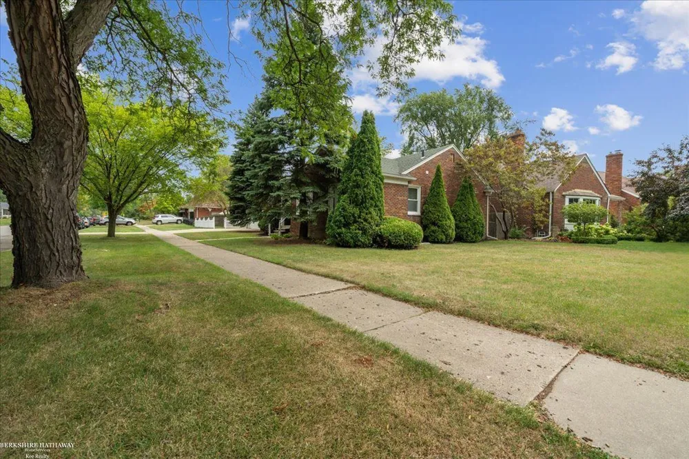 316 Chalfonte Avenue Grosse Pointe Farms City, MI 48236