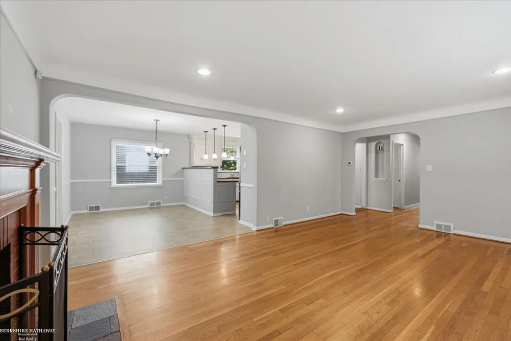 316 Chalfonte Avenue Grosse Pointe Farms City, MI 48236