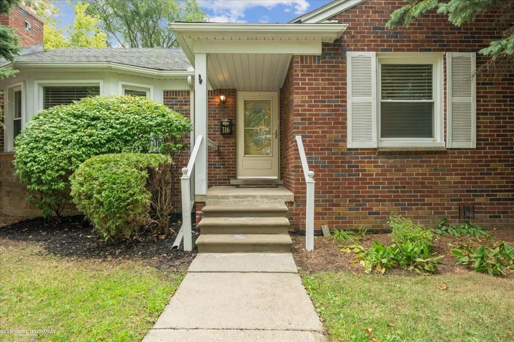 316 Chalfonte Avenue Grosse Pointe Farms City, MI 48236