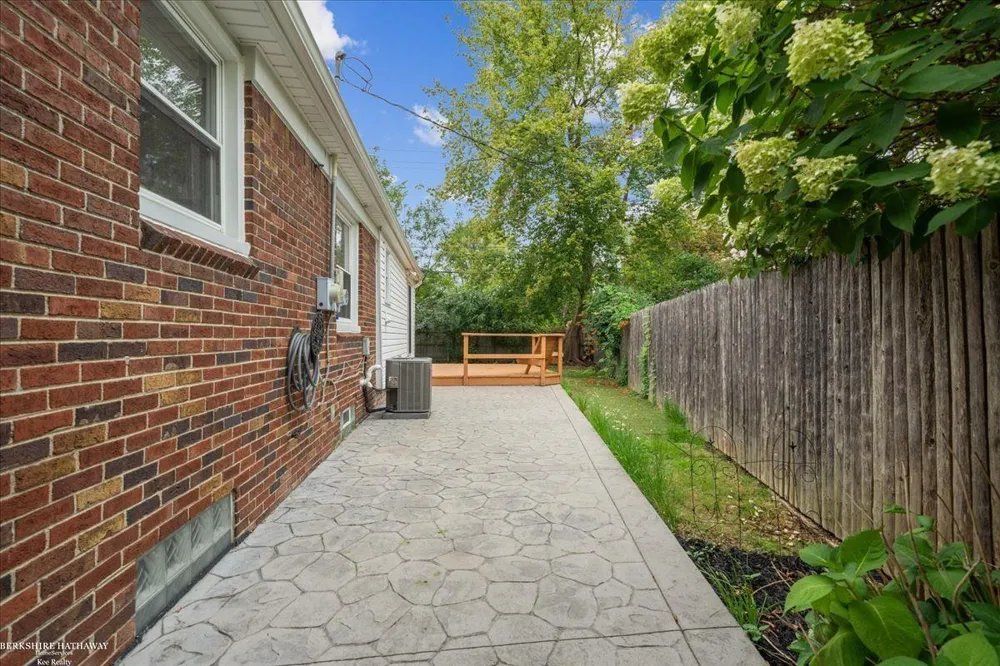 316 Chalfonte Avenue Grosse Pointe Farms City, MI 48236