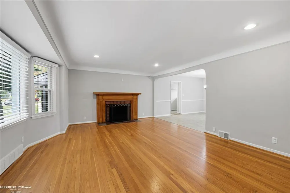 316 Chalfonte Avenue Grosse Pointe Farms City, MI 48236