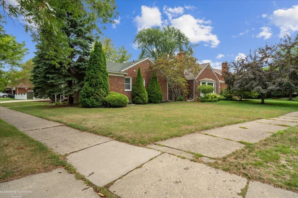 316 Chalfonte Avenue Grosse Pointe Farms City, MI 48236