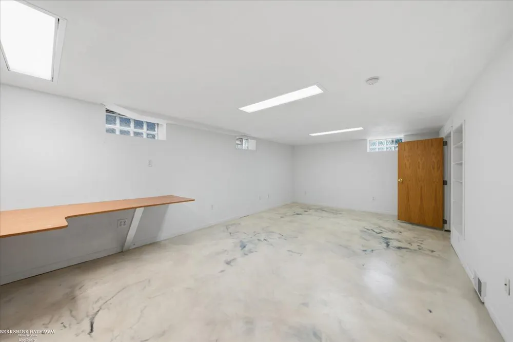 316 Chalfonte Avenue Grosse Pointe Farms City, MI 48236