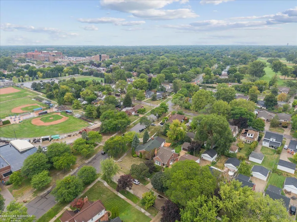316 Chalfonte Avenue Grosse Pointe Farms City, MI 48236