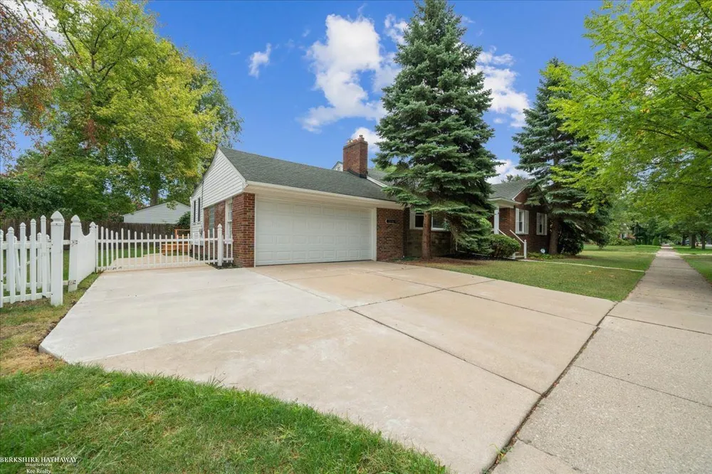 316 Chalfonte Avenue Grosse Pointe Farms City, MI 48236