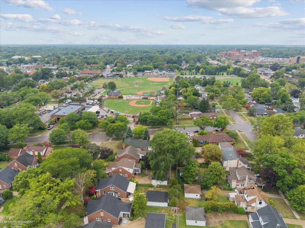 316 Chalfonte Avenue Grosse Pointe Farms City, MI 48236