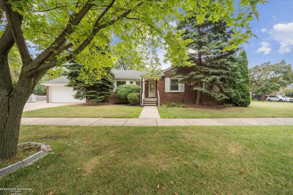 316 Chalfonte Avenue Grosse Pointe Farms City, MI 48236