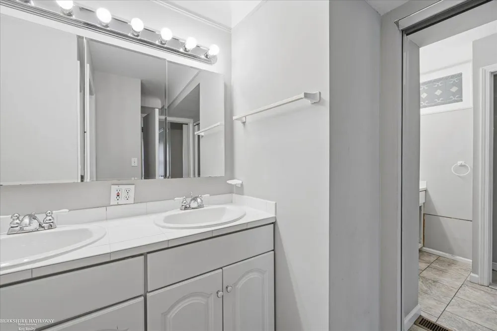 316 Chalfonte Avenue Grosse Pointe Farms City, MI 48236