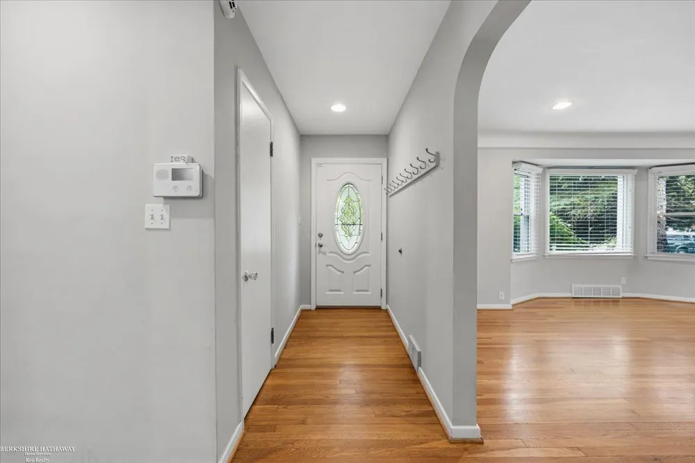 316 Chalfonte Avenue Grosse Pointe Farms City, MI 48236