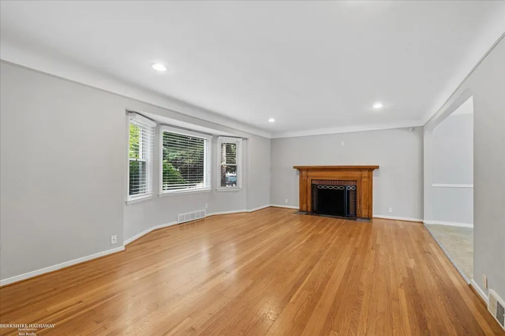 316 Chalfonte Avenue Grosse Pointe Farms City, MI 48236