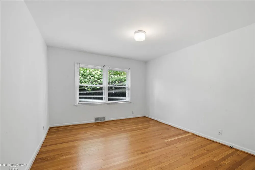316 Chalfonte Avenue Grosse Pointe Farms City, MI 48236