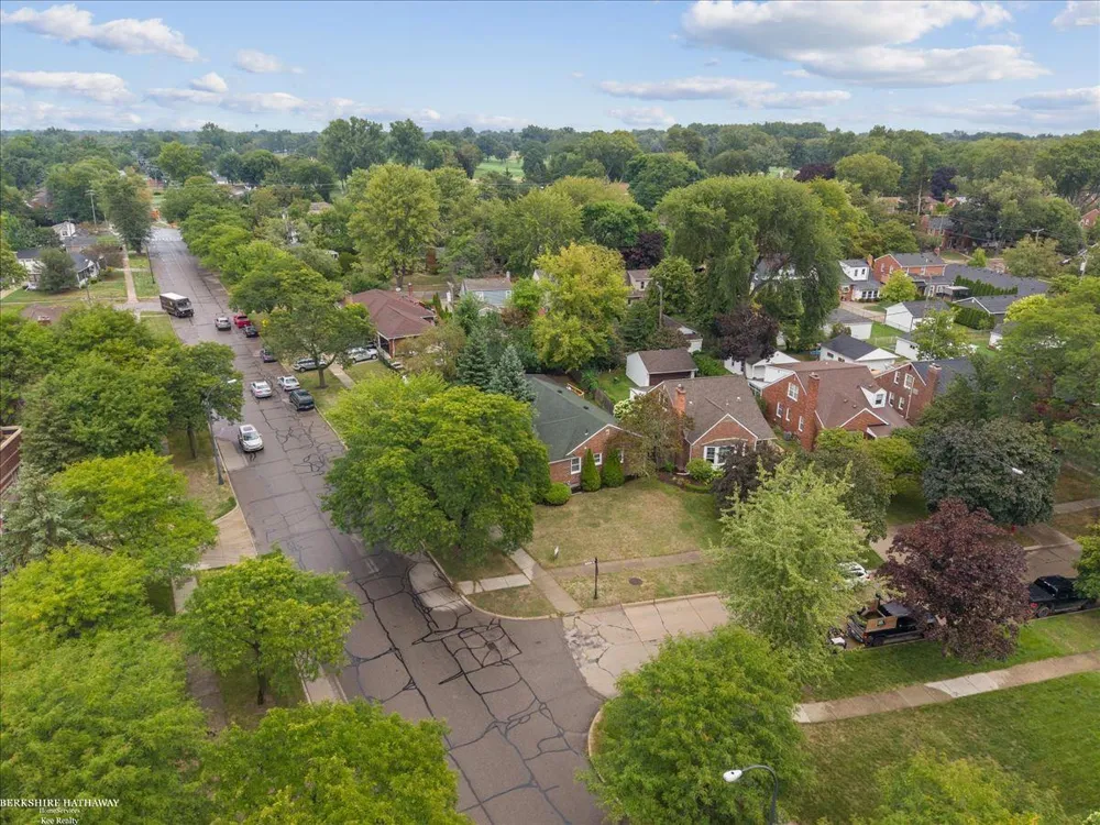 316 Chalfonte Avenue Grosse Pointe Farms City, MI 48236