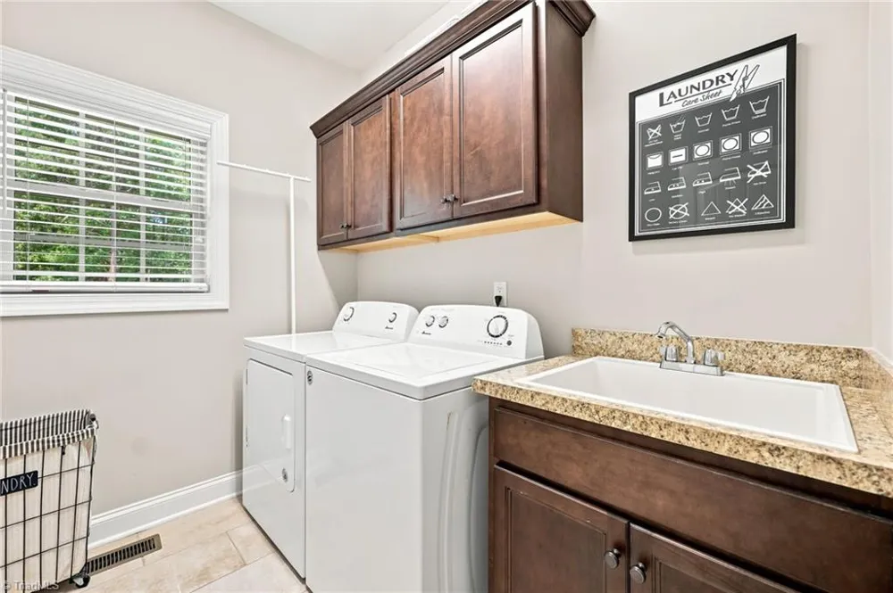 2489 Kaleigh Way Browns Summit, NC 27214