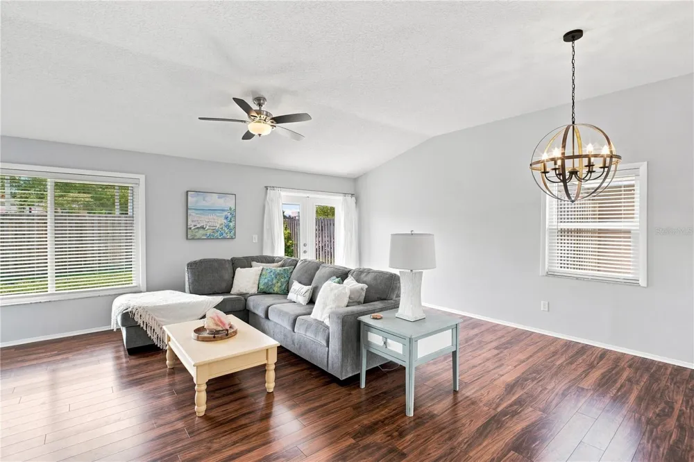 864 FRANKLIN CIRCLE Palm Harbor, FL 34683