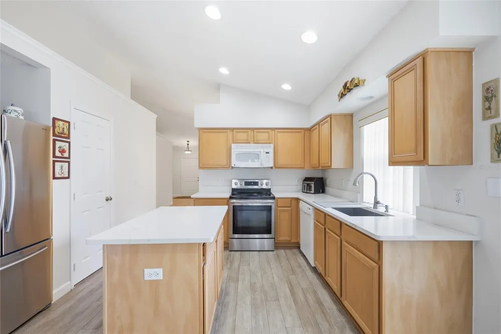 115 WEATHERSFIELD AVENUE Altamonte Springs, FL 32714