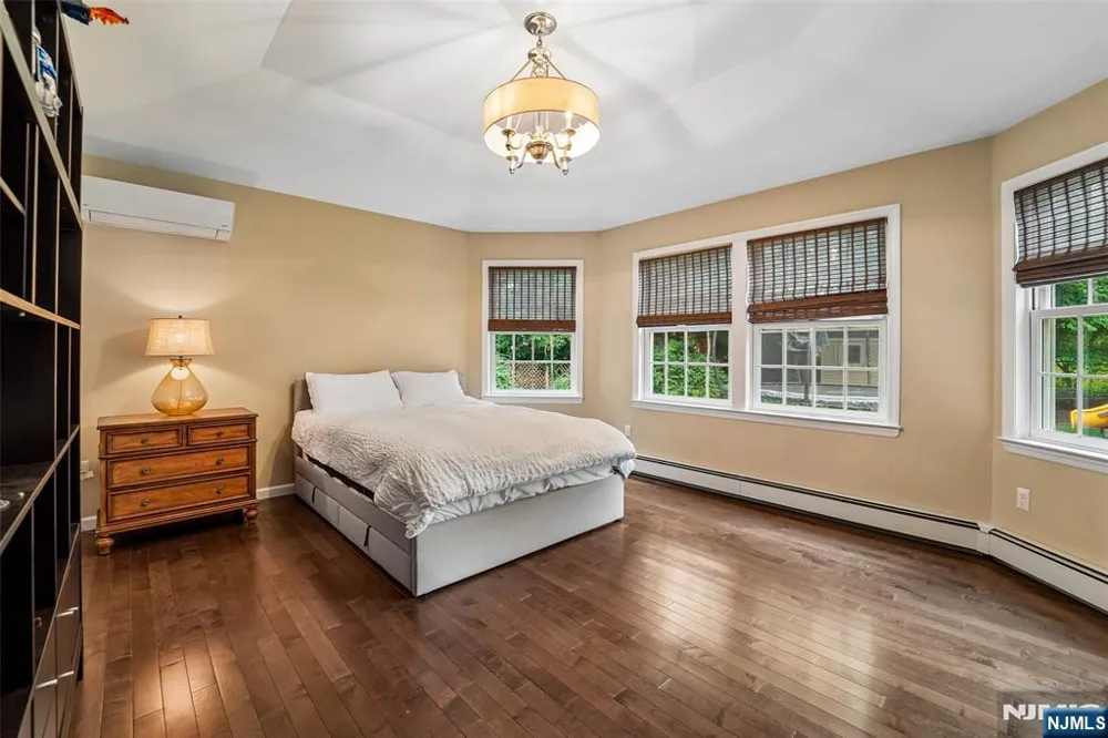 58 Powell Road Allendale, NJ 07401