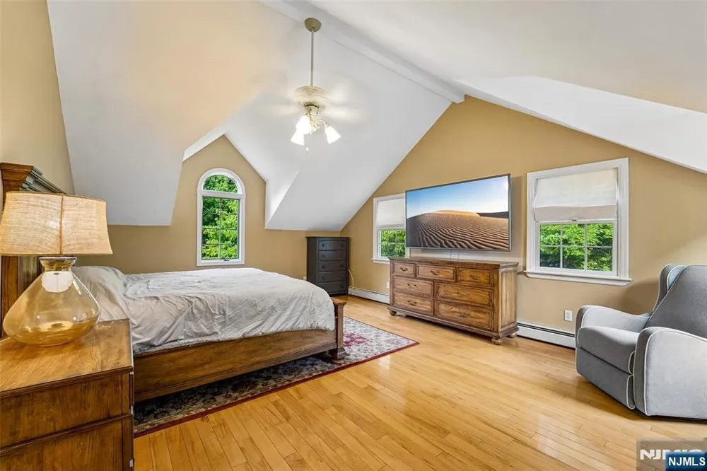 58 Powell Road Allendale, NJ 07401