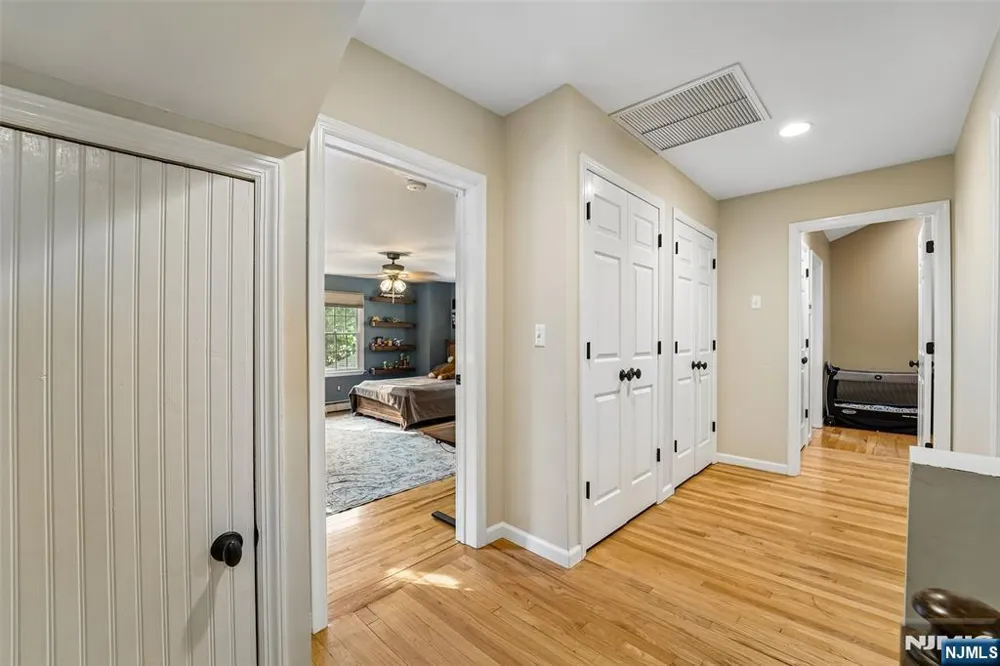 58 Powell Road Allendale, NJ 07401