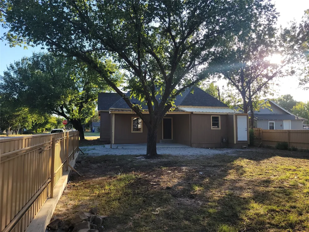 1618 2nd Street Brownwood, TX 76801
