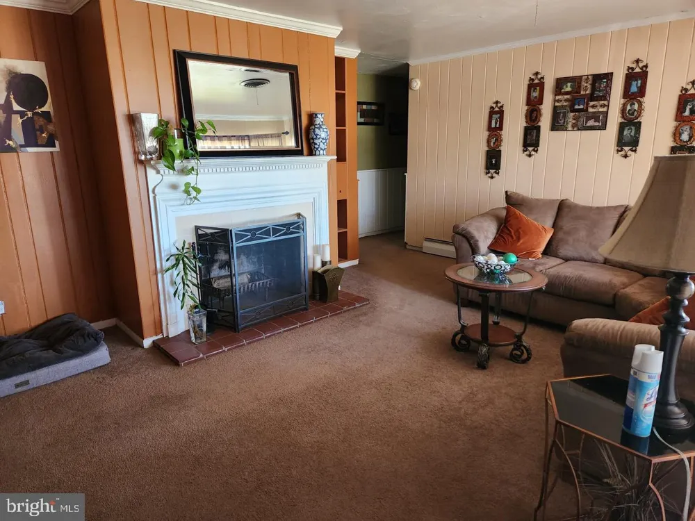 8814 TYSON ROAD Wyndmoor, PA 19038