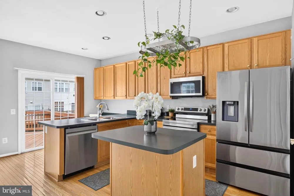 14913 WHITTIER LOOP Woodbridge, VA 22193