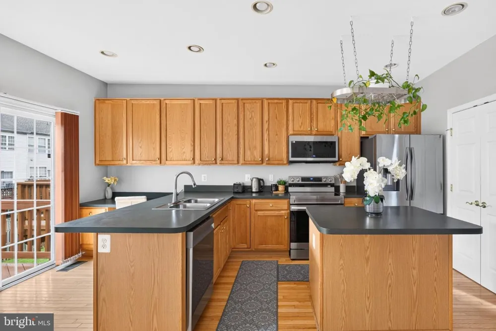 14913 WHITTIER LOOP Woodbridge, VA 22193