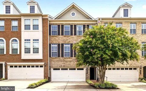 8007 TURTLE CREEK CIRCLE