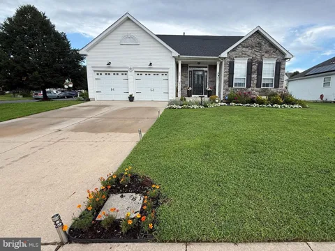 730 AMBER LANE