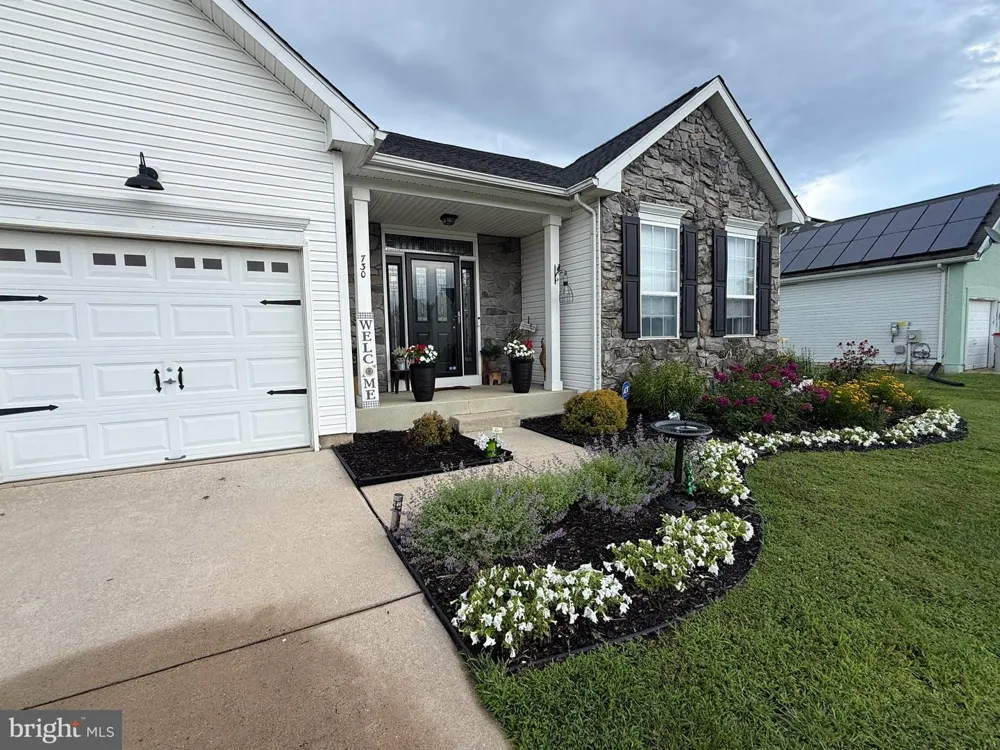 730 AMBER LANE Vineland, NJ 08360