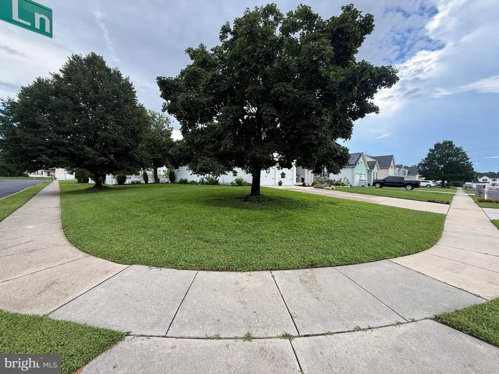 730 AMBER LANE Vineland, NJ 08360