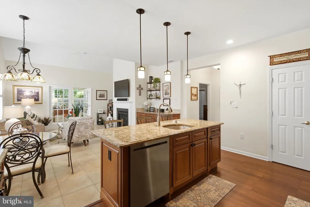 38 MARLOW DRIVE Jackson, NJ 08527