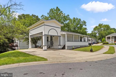 8902 JOSEPHS COAT COURT