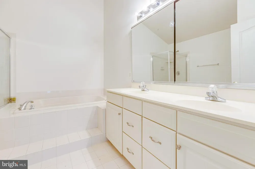 25634 CREEK RUN TERRACE Chantilly, VA 20152