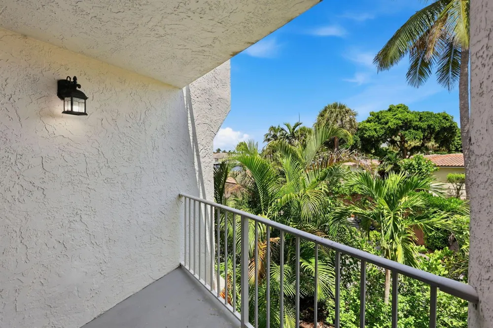 1222 Hillsboro Mile #15 Hillsboro Beach, FL 33062