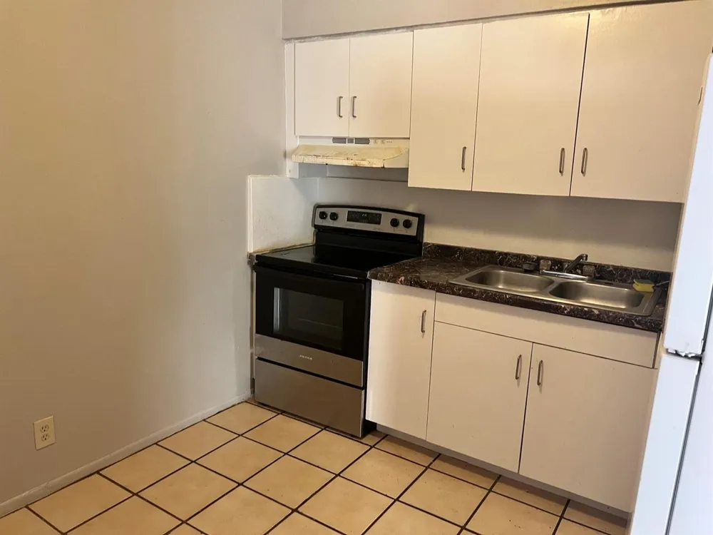 3930 NW 31ST TERRACE #3 Lauderdale Lakes, FL 33309