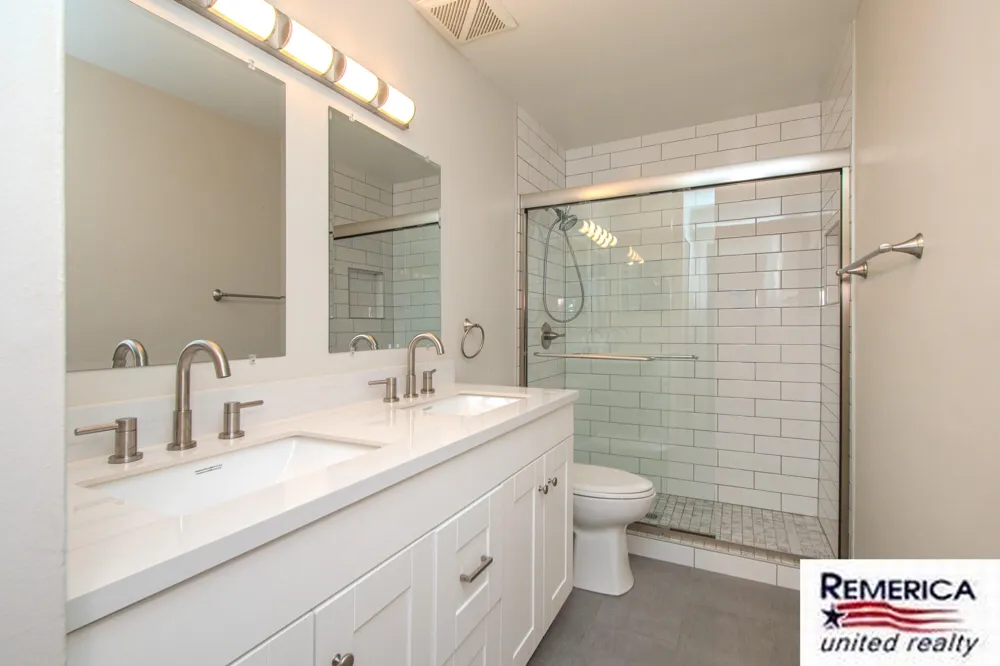 23532 Lahser Road Southfield City, MI 48033
