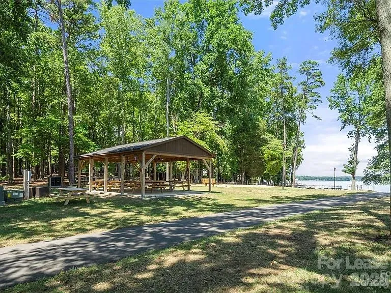 222 Riverview Terrace Lake Wylie, SC 29710