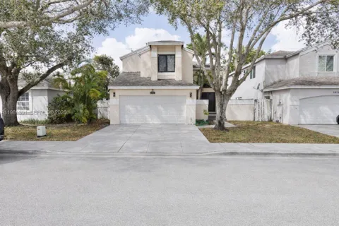 2836 W River Run Cir W