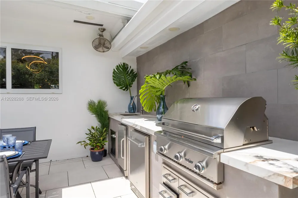 857 NE 98th St Miami Shores, FL 33138