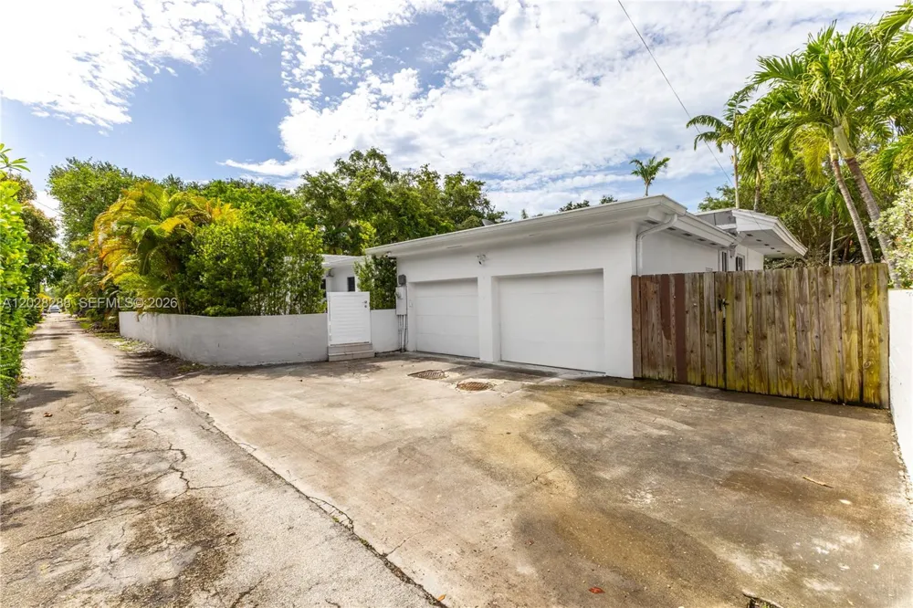 857 NE 98th St Miami Shores, FL 33138