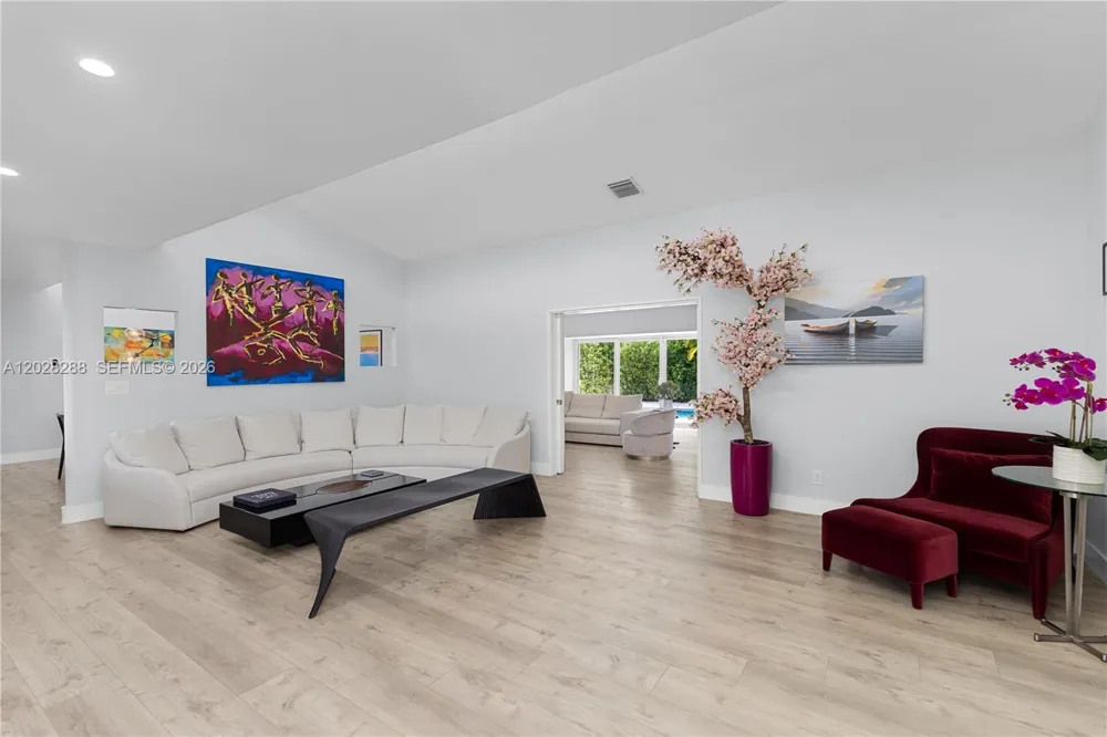 857 NE 98th St Miami Shores, FL 33138