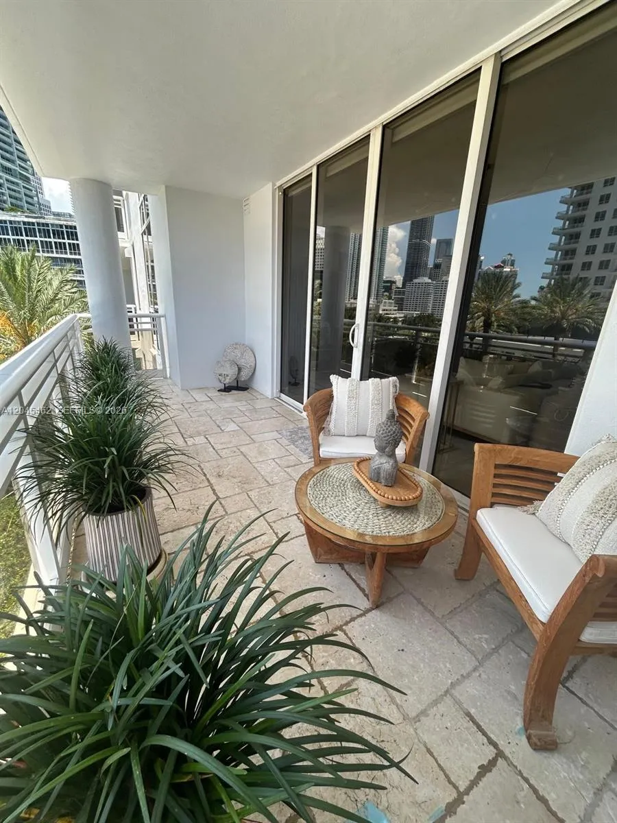 901 Brickell Key Blvd #702 Miami, FL 33131