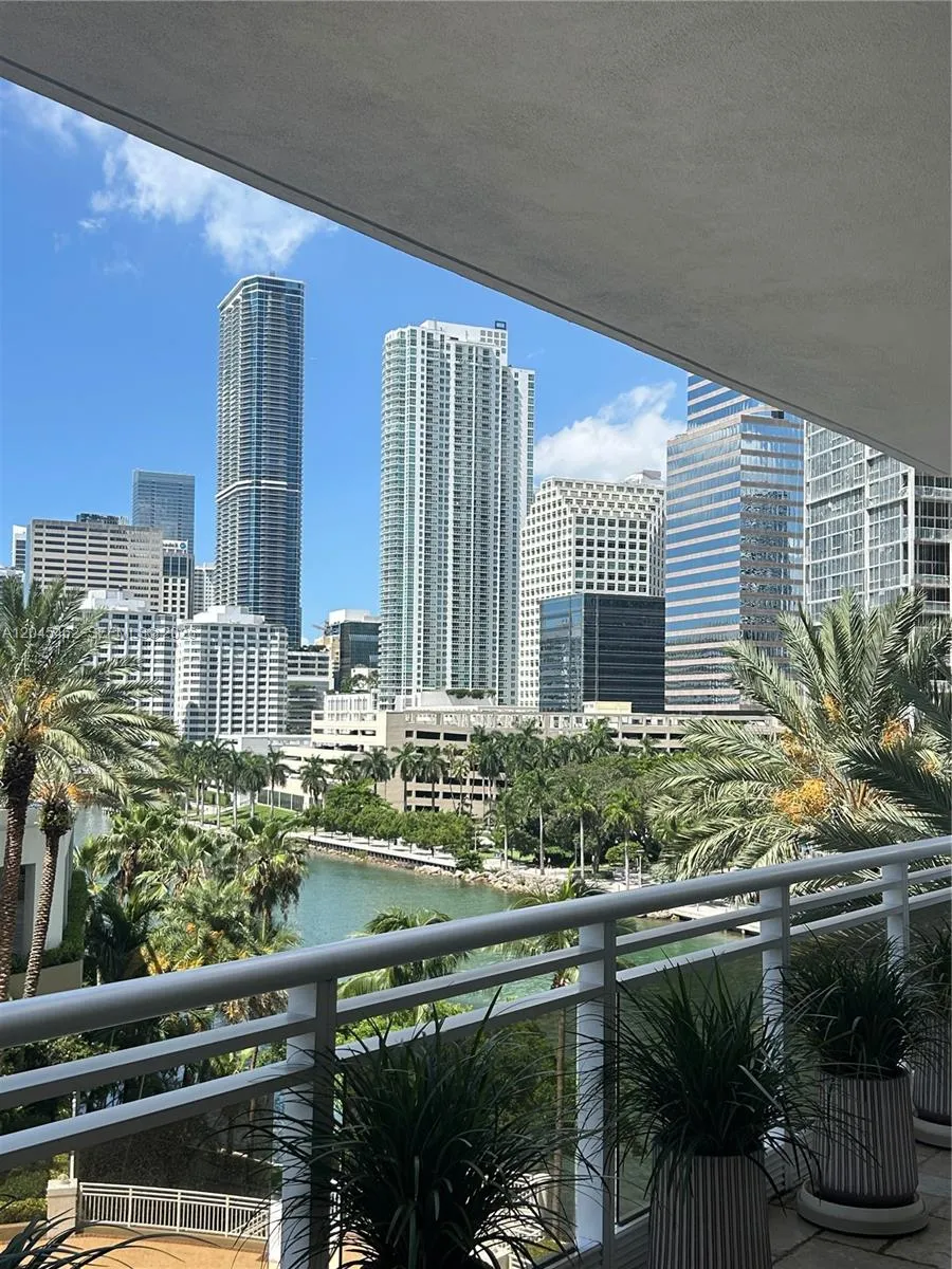 901 Brickell Key Blvd #702 Miami, FL 33131