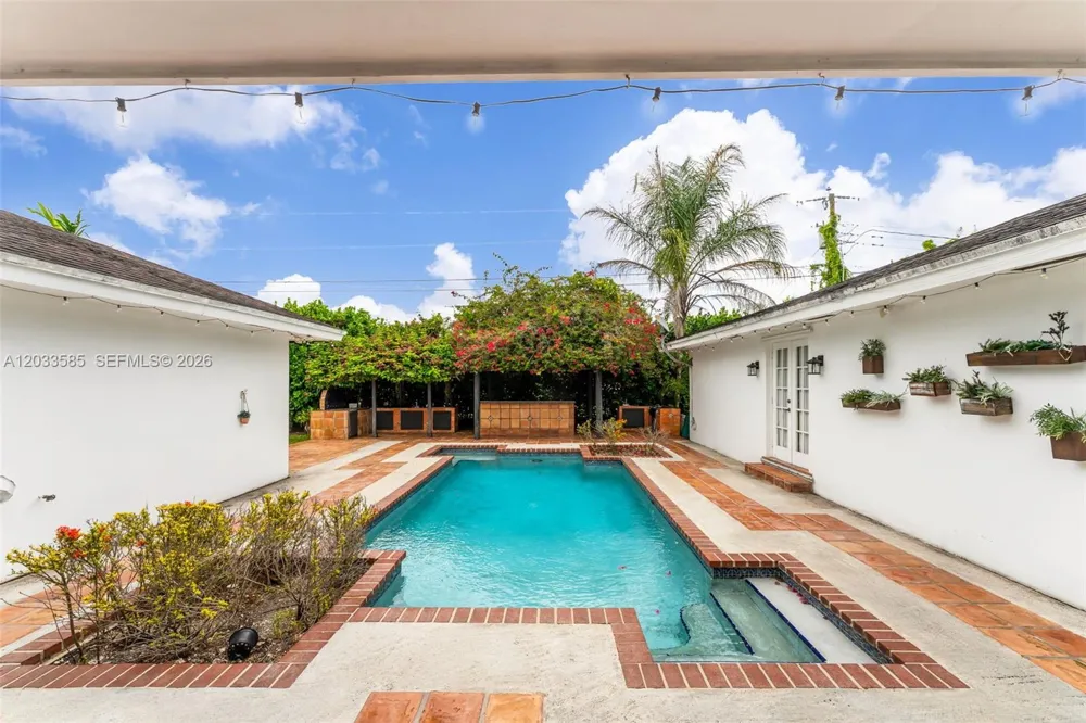 7603 SW 91st Ave Miami, FL 33173