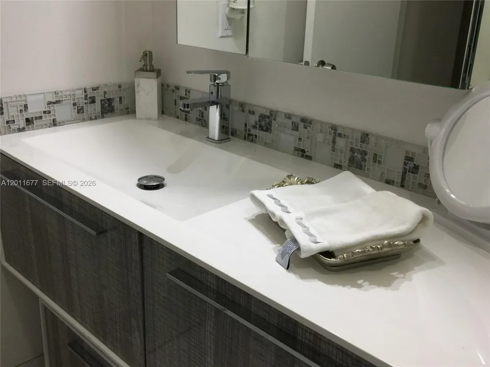 9490 SW 77th Ave #N6 Miami, FL 33156