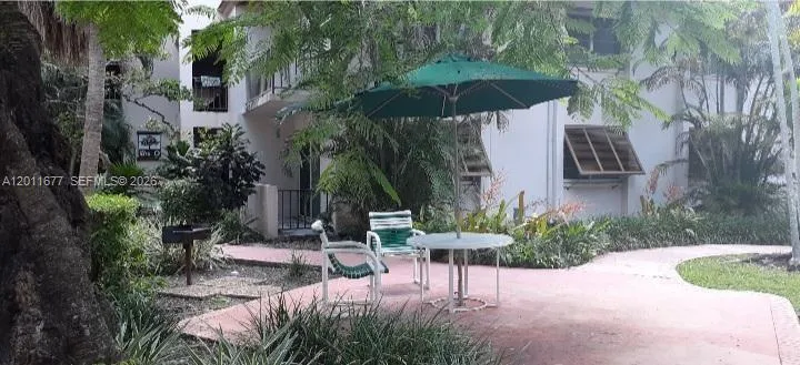 9490 SW 77th Ave #N6 Miami, FL 33156