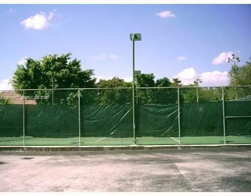 9490 SW 77th Ave #N6 Miami, FL 33156
