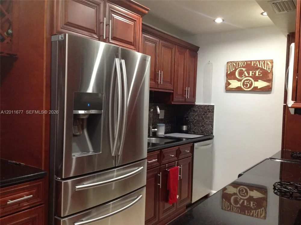 9490 SW 77th Ave #N6 Miami, FL 33156