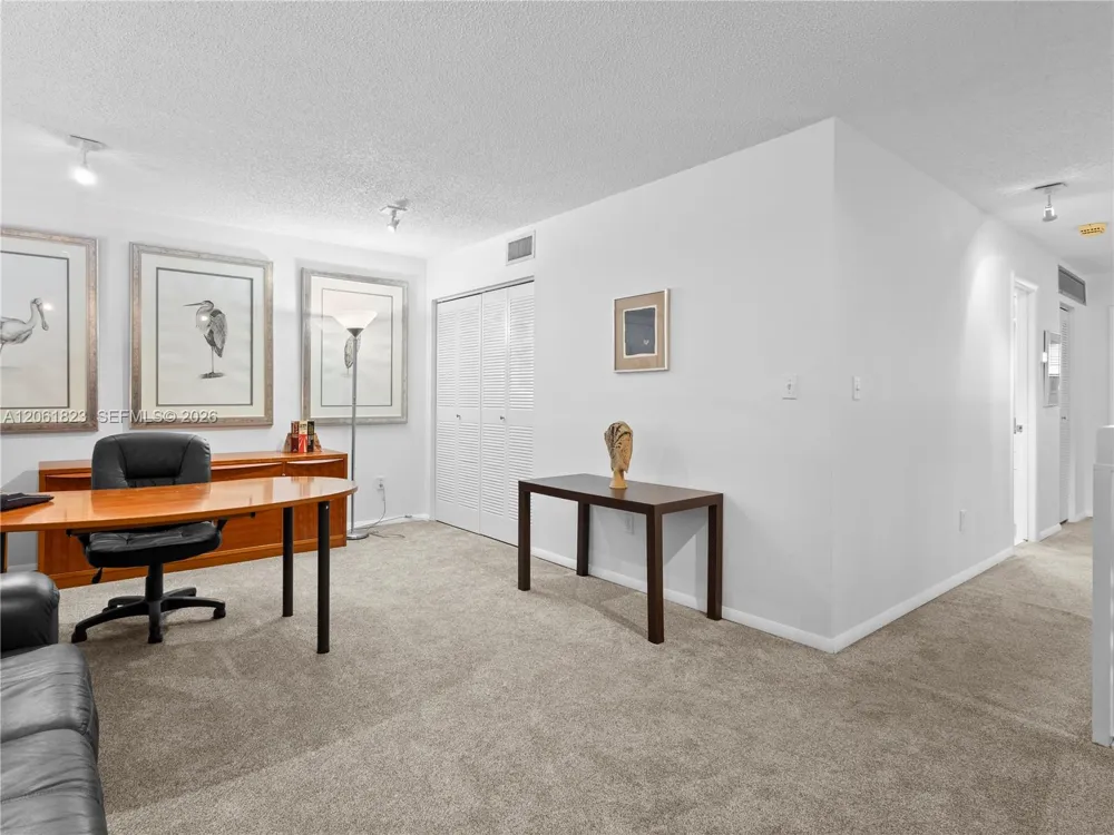 8133 SW 86th Ter Miami, FL 33143
